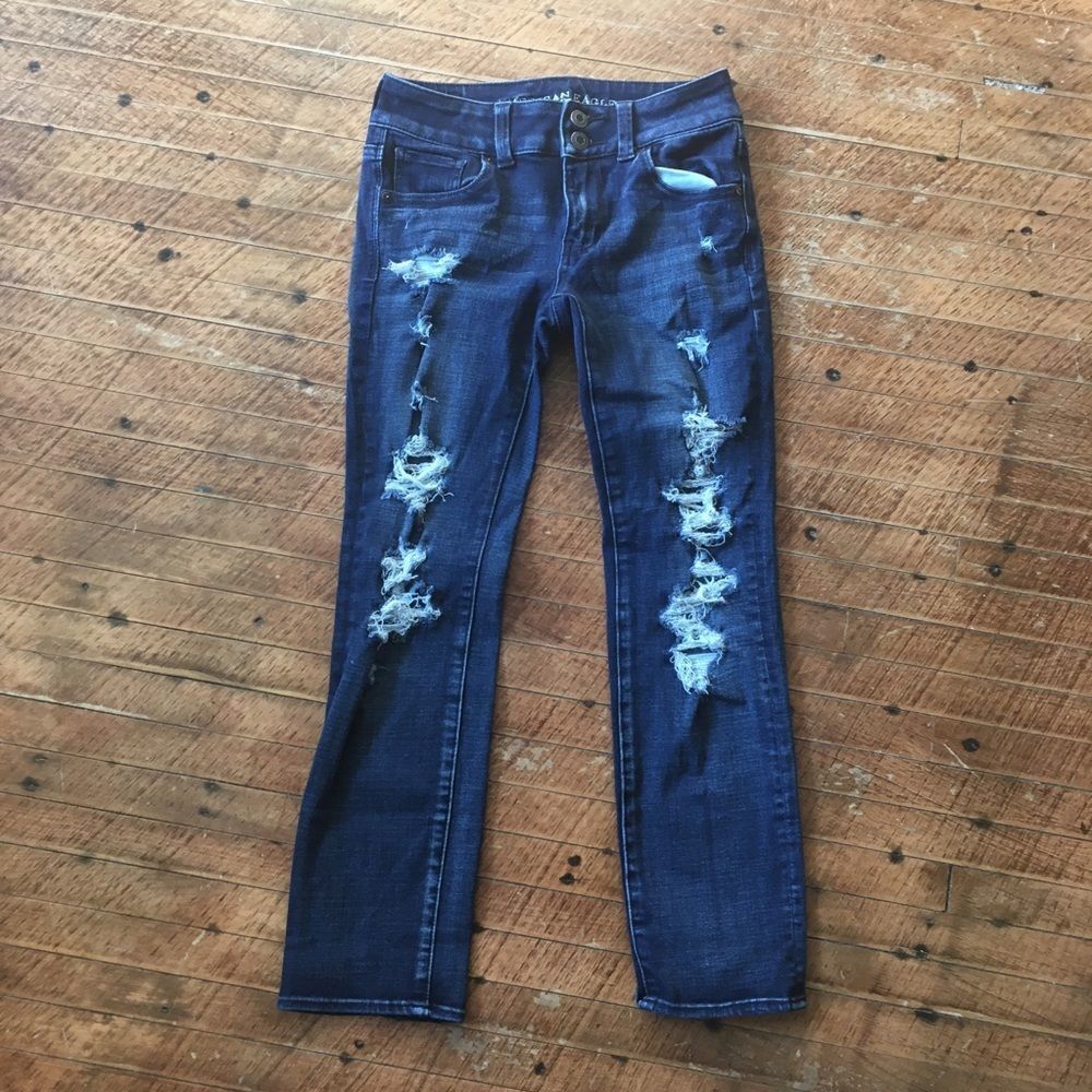 America Eagle distressed Artist Crop 0 jeans